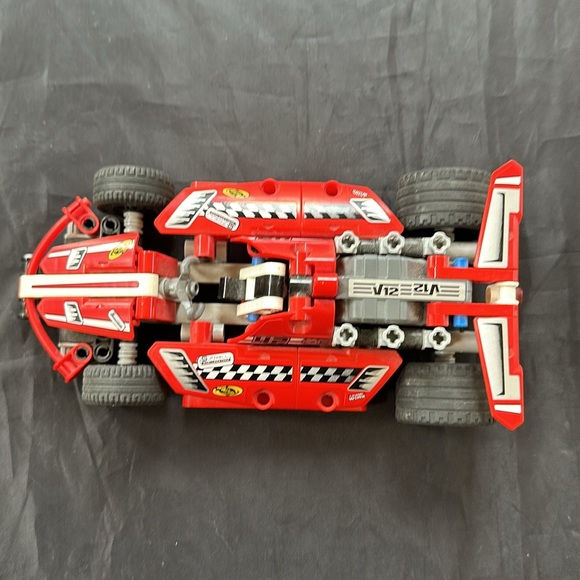Lego Technic 42011 Race Car - Picture 2 of 10